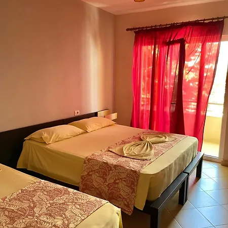 Kiara Otel Golem (Tirana)