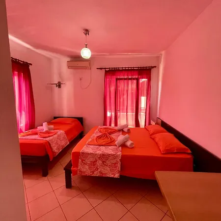 Kiara Hotel *