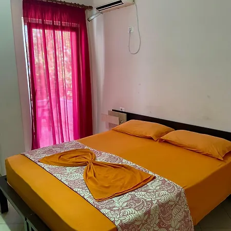 Otel Kiara Golem (Tirana)