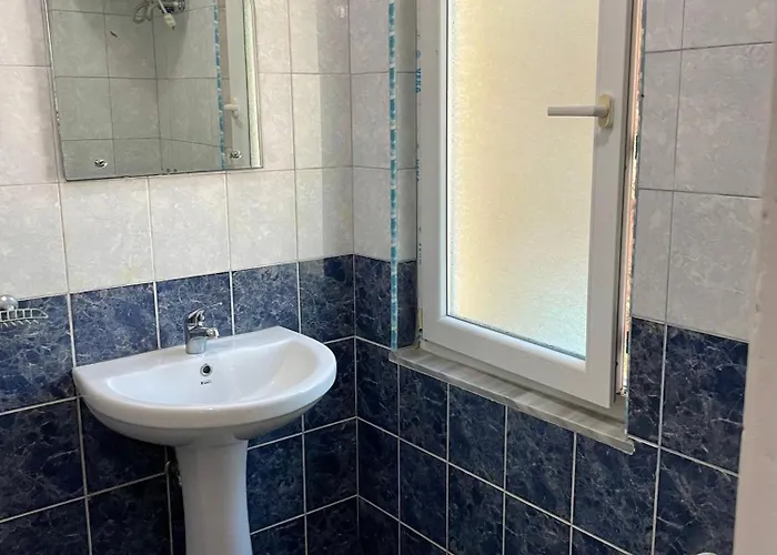 Kiara Otel Golem (Tirana)