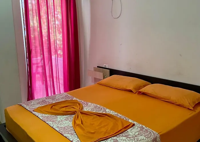 Otel Kiara Golem (Tirana)